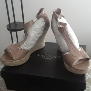 Talbots Kittie DK Sweet Almon Wedge